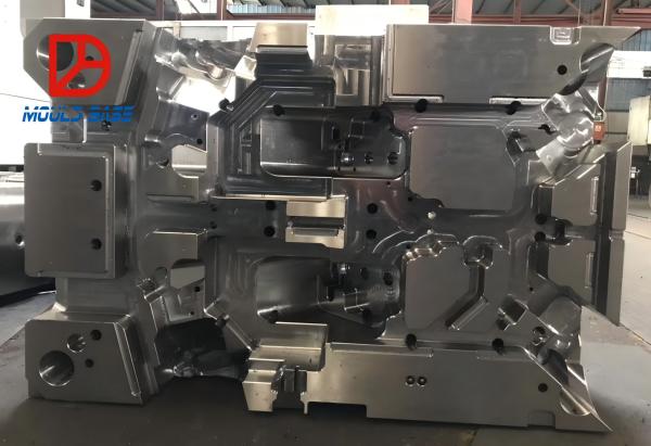 Large-sized Mold Bases