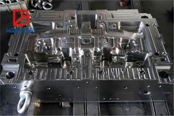Large-sized Mold Bases